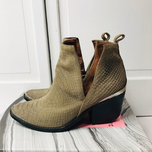 Price firm JEFFREY CAMPBELL Cromwell Snake Pointed Toe Cowboy Boots Size 6 - Picture 4 of 9